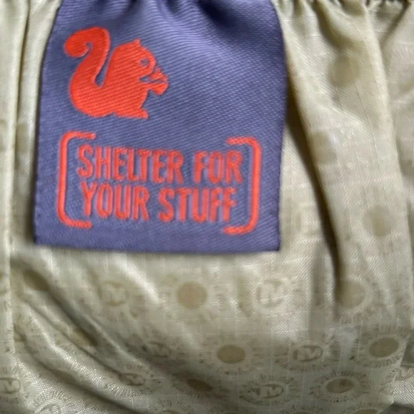 Merrell Gray/Olive Green Textured Bag with Red Logo - Picture 4 of 10